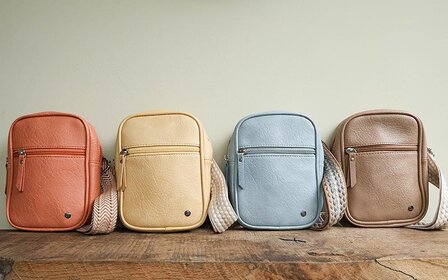 Light blue crossbody-heuptas ideal